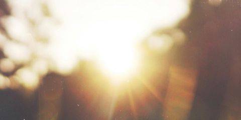 走在阳光下，紫外线默默地向肌肤留下走过的痕迹，而紫外线其实不只一种，不同的特性让肌肤产生不同的变化，为了聪明的延缓老化，让我们一起搞懂紫外线的三个成员吧!