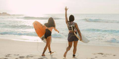 好友一起出游晒太阳，回来后怎么别人白的发光，自己的小麦肌肤却又黑了一阶?其实并不是防晒做的不够，有一部分是天生肤色的差异导致。想要守住肤色，就快跟着文章一起了解肤色的秘密吧!