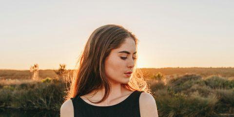 早上起床总觉得脸部蜡黄、暗沉吗?别担心，今天就让本篇文章教你几招，让你轻松恢复好气色。