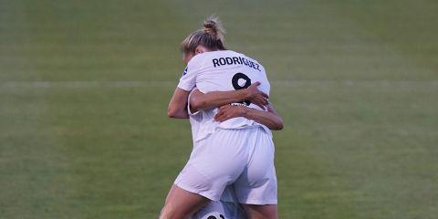 痘痘贴该怎么选择？痘痘贴该在什么时候使用比较合适呢？不是所有痘痘问题都适合用痘痘贴来解决，小心痘痘贴用错地方，反而会引起发炎感染等副作用喔！在学习如何使用痘痘贴前，先让小编来为你分析你的痘痘属于何种类型吧！