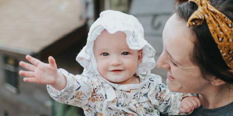 换尿不湿时发现宝宝屁屁红红的，甚至出现小疹子，让身为新手妈妈的妳很焦虑吗?今天本篇文章要带你一次搞懂尿布皮炎以及湿疹差别，帮你找回一点育儿安心感。