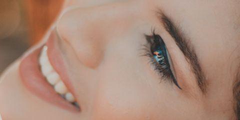 刚刚做完纹绣，看着镜子里的自己，是不是超满意这个自然又有精神的眉型呢?不过要维持这份美丽有一些细节可不能疏忽喔。今天就让本篇文章来告诉你雾眉后的注意事项，让你轻松维持美丽眉型。