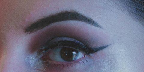 标准眉虽然安全，但若能搭配自己的脸型调整眉型线条，整体气质马上提升不只一阶!今天就让本篇文章来教你如何根据不同的脸型找出最适合的眉型吧。