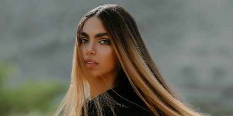 想要染发，但不知道要选哪一种染剂吗?一个快速显色、一个温和养发，哪一个更适合我呢?现在就让本篇文章来带你快速搞懂，让你染发不只是挑颜色。