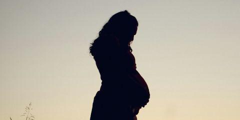 怀孕期间，你是不是也听说过:「一定要擦妊娠霜，不然肚皮会长妊娠纹!」但你知道为什么妊娠霜这么重要吗?今天就让本篇文章来告诉你妊娠霜对肌肤的作用吧。