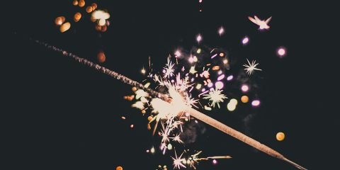 作息不差、保养品也没少擦，为什么还是显得疲惫无神，缺乏光泽呢?但问题可能出在护肤成分选错啦!今天就跟着本篇文章来了解亮白姊妹花「维生素C和维生素B3」，帮助你一起打亮日常脸色。