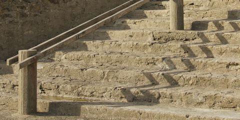 明明都是痘痘,怎么有的只是红红一点,有的却肿到不敢碰,甚至还会冒脓?搞不清楚他们的不同痘痘当然消不下去啦!今天就让本篇文章带你精准分辨痘痘类型。