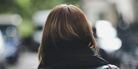 懂得护发,还不够。养成日常护发好习惯,让你的发质更上一层楼。今天就让本篇文章教你几个保护头发的小撇步,让你日常轻松守护你的秀发。