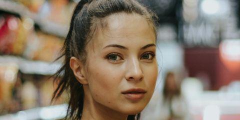 想要抗老有感、轮廓紧致、抚平细纹?这一切都离不开「真皮层」的支撑!满满的胶原纤维正是让肌肤维持Q弹紧实的关键。今天这篇文章就带妳深入了解肌肤的第二层「真皮层」的结构与功能吧。