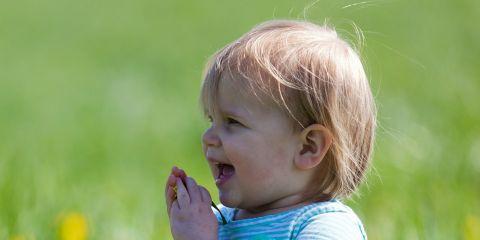 发现脸部或身体某些部位开始「消风」、失去原本的饱满感了吗?别担心,肌肤填充物与玻尿酸来帮你解决。今天本篇文章将带你了解它们的作用原理与差异,快一起来看看吧。